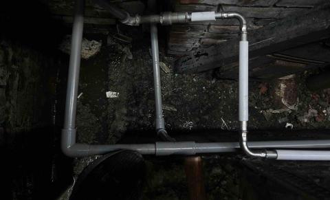 盛利水電工程 - 7/24中正區 熱水器位移 更改冷熱水位置 盛利水電工程 - 7/24中正區 熱水器位移 更改冷熱水位置