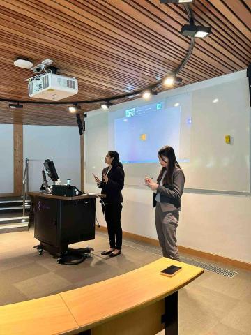 Eva Chan - 線上及實體逐步口譯