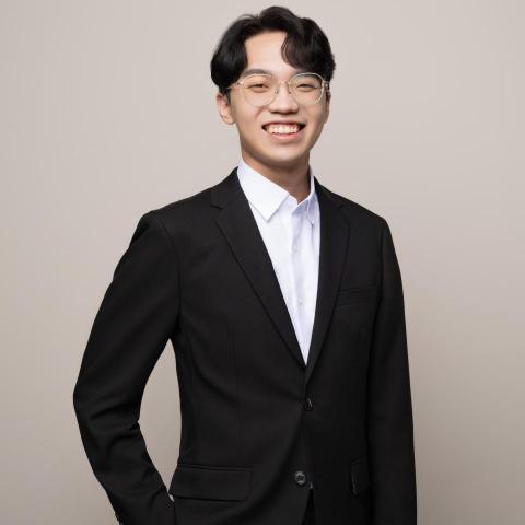 提供鋼琴和弦服務的專家李元瑜