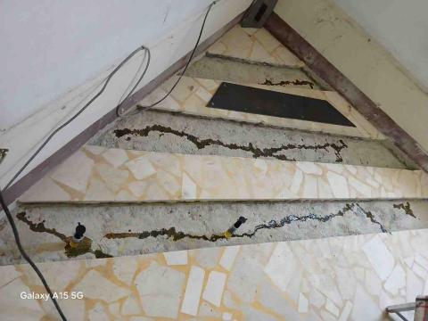 達人出任務 - 地板裂縫先以環氧樹脂注入填縫,再加上不鏽鋼板補強、樹脂砂漿填補復原 達人出任務 - 地板裂縫先以環氧樹脂注入填縫,再加上不鏽鋼板補強、樹脂砂漿填補復原