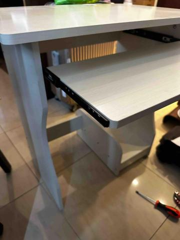 朱亭元 - 電腦桌組裝