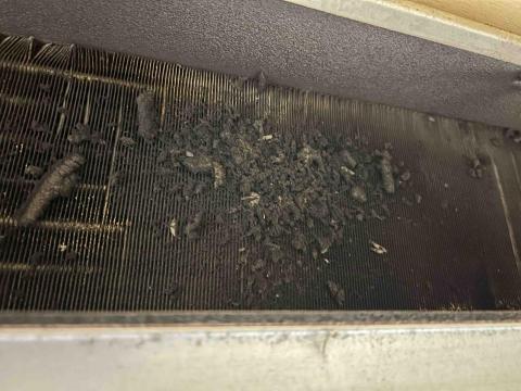 華煬 - 吊隱式冷氣保養中