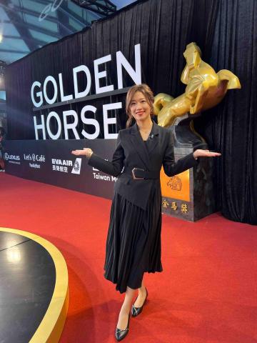 Ulla專業活動主持/影片製作 - *113年國慶大會主持人
* 具中英文雙語主持、記者會、 頒獎典禮、會議論壇、開幕、晚宴等主持經驗。