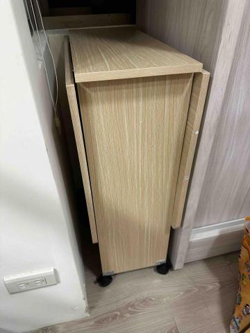 朱亭元 - 折疊餐桌組裝