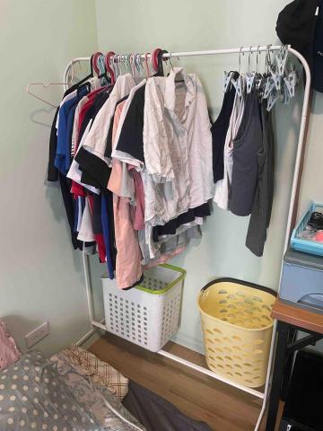 米妮愛乾淨 - 因為客戶有養兩隻可愛的小小貓，所以多多少少會有貓毛～可以利用黏毛滾輪把毛毛們帶走