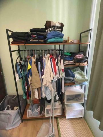 米妮愛乾淨 - 這是後續整理完的照片，空間不大，不過衣物都是用籃子裝著，所以看起來會比較雜亂一些