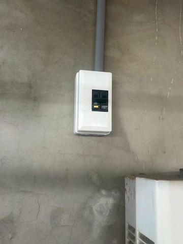 林昱琮 - 設置開關盒!!  讓業主 日後裝設電熱水器!!