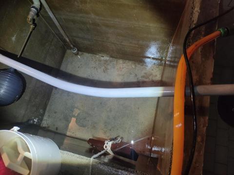 湯偉勝 - 未貼瓷磚的水泥水塔清洗後，原本的樣貌大概是這樣，盡量恢復原貌。