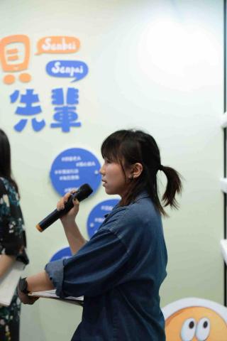 提供卡片服務的專家陳熏