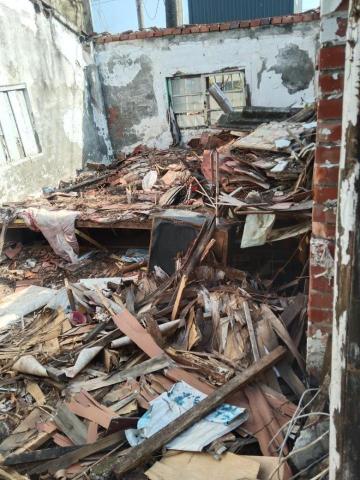 泉鋒工程行/黃鏵鋕 - 三合院崩塌整理前