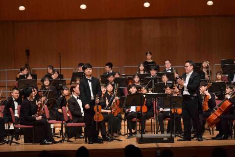 梁剛瑋 - 新店高中期間擔任樂團首席