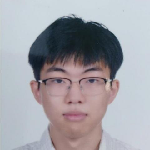 提供文件翻譯app服務的專家林煜翔