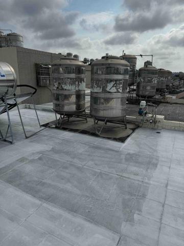 方盛霖 - 底漆後貼玻璃纖維網、防水一塗