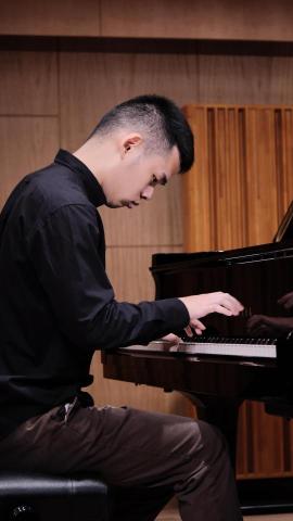 提供電子琴服務的專家陳昱彣