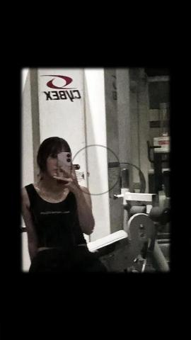 提供美甲光療服務的專家yuki美甲