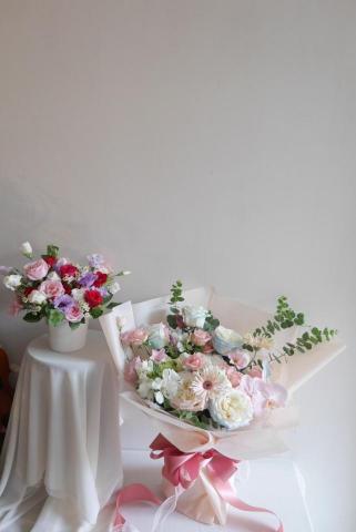 花菓波 花藝 園藝 空間設計 - 手捧花束 花菓波 花藝 園藝 空間設計 - 手捧花束