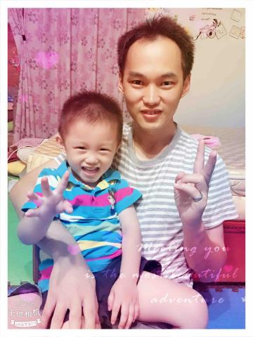 提供刻印章服務的專家汪冠宏