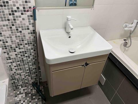 響天水電工程-阿龍 - 浴櫃及龍頭安裝