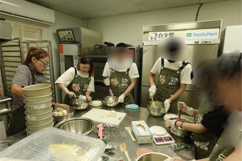 Delices de France 荻莉絲法國手工甜點 - 青少年教課