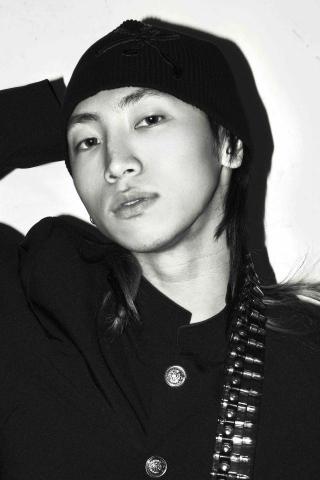 提供kpop教學服務的專家林允泰