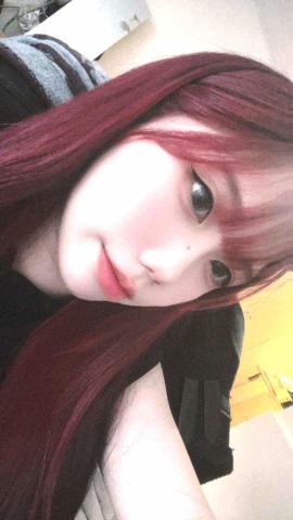 提供指甲光療機服務的專家蘇敏