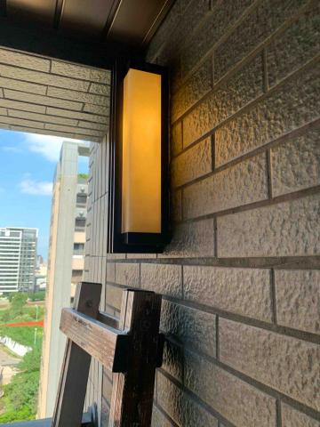 31宅水電工作室 - 陽台壁燈安裝