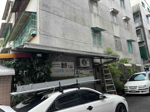 洪政凱（扛）鋼益企業社 - 添加天溝