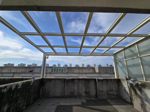 翊豐鋁門窗 - 頂樓玻璃採光罩骨架施工