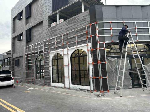 洪政凱（扛）鋼益企業社 - 外裝潢內用的鐵架