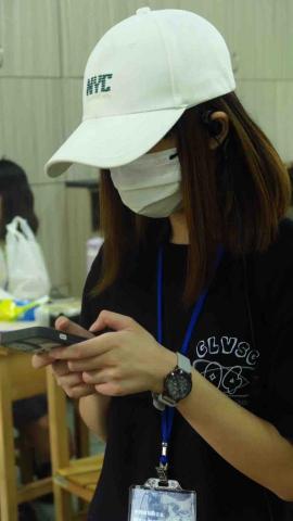 提供北港食物服務的專家學生攝影師