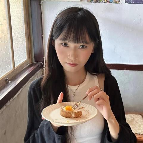 提供數學題服務的專家陳雅郁