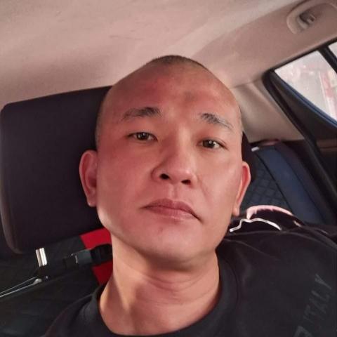 提供卡扣服務的專家邱子峻