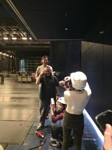 程潔文 - 《共和國》幕後演出隨行翻譯