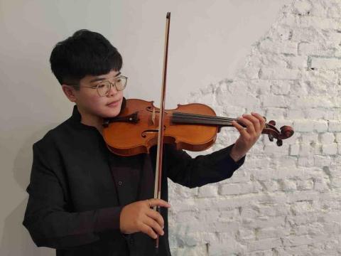 提供中信客服專線服務的專家吳佩蓉