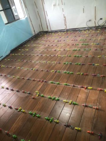 廖柿諺 - 地磚工程