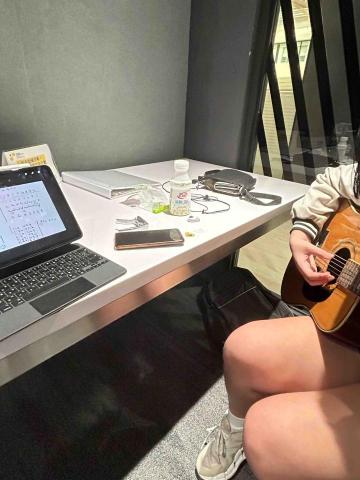 ｜電吉他🎸｜木吉他｜樂理｜編曲｜教學 - 學生上課