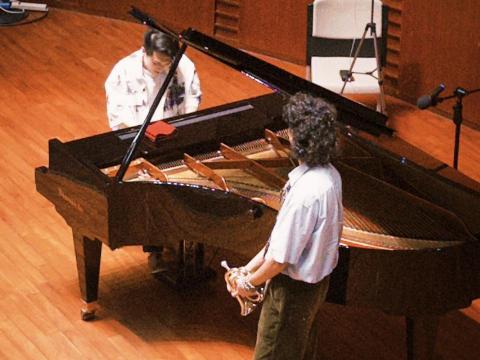 Ariya Chandra 陳志安 - Piano duet with Tunisian Trumpeter!
與突尼西亞小號手一起的爵士鋼琴二重奏