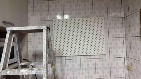 楊秉宬 - 洞洞板安裝_施工中