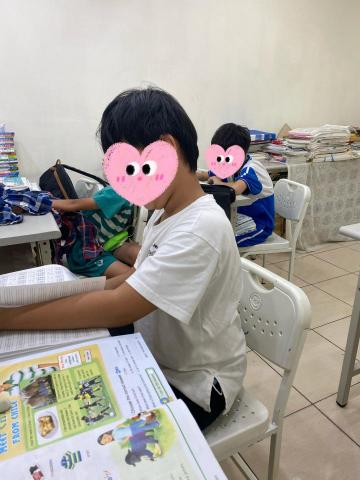 韓宜婷 - 曾擔任補習班英文老師