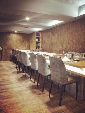 築侑成舍空間有限公司 - 鐵板燒〔藝術壁面〕