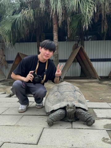 提供新店市公所服務的專家陳俊元 （高中數學老師）