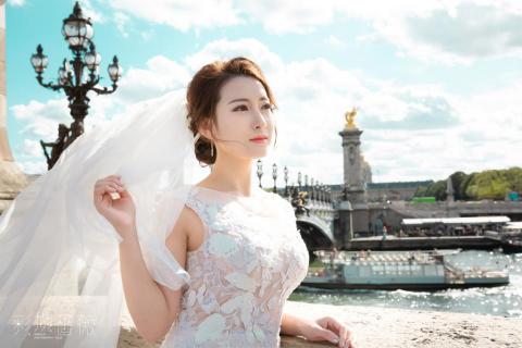 彩攝薔薇Vinnie - 自助婚紗/旅拍婚紗：法國巴黎/亞歷三世橋