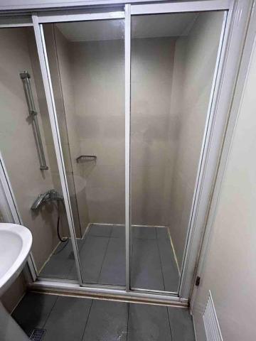 小美專業收納清潔 - 拉門水垢清潔後