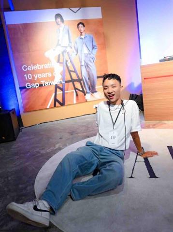 提供公關服務的專家Jasper