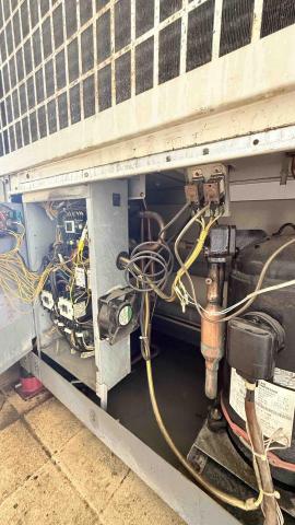 萬毅貿易工程有限公司 - 氣冷式冰水機維修