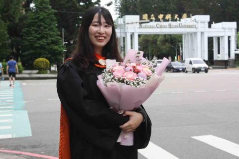 提供工程數學中文版pdf服務的專家張美榆