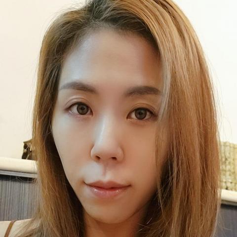 提供理髮圍巾服務的專家Silvia Dai