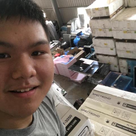 提供電腦周邊服務的專家蔡秉辰 Robin