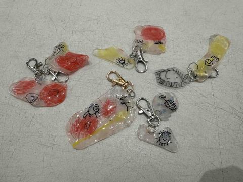 洪語謙 - 熱縮片吊飾