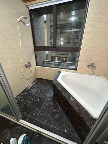 小美專業收納清潔 - 撕膜除膠玻璃